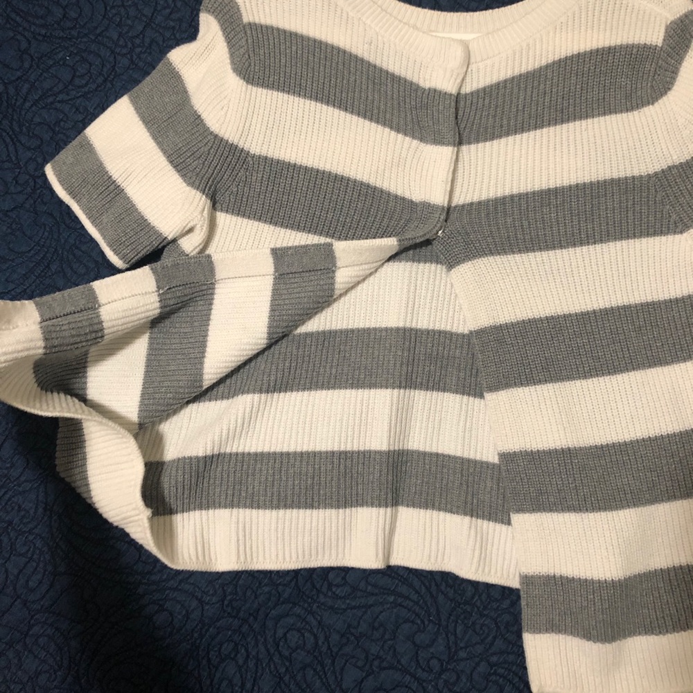 Striped Open Back Sweater - Picture 3 of 5